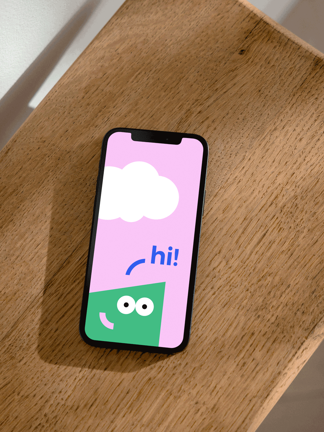 Smartphone mit bunter Animationsgrafik – Branding und Motion Design für eine Bildungsstätte.